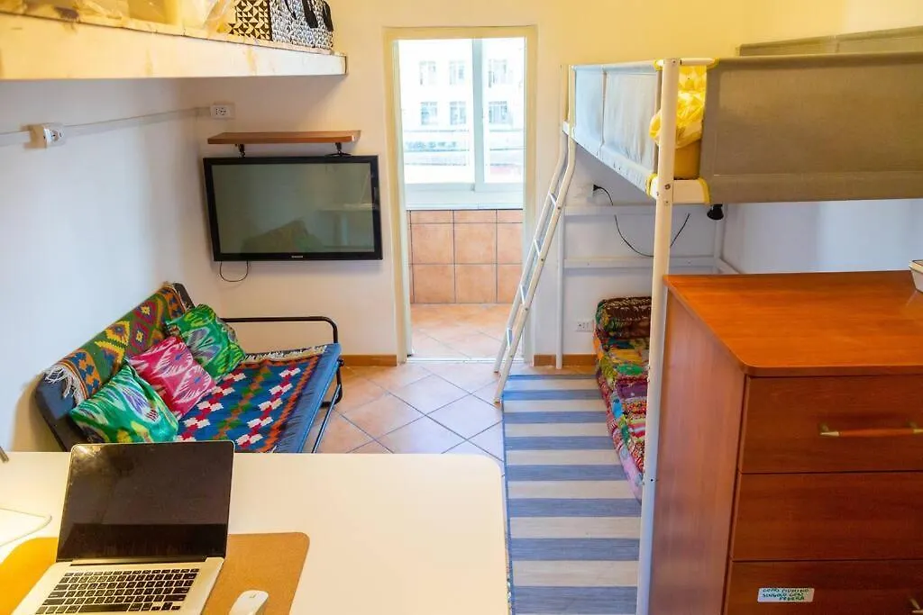 Top Floor Studio, Central & Quiet Naples Italy