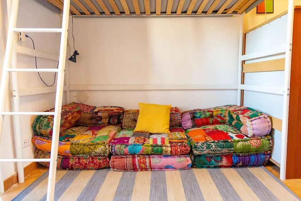 Top Floor Studio, Central & Quiet Naples
